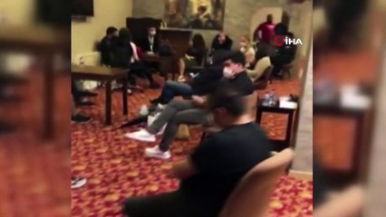 Dernekte kumar oynarken yakalanan 23 kişiye 50 bin lira para cezası