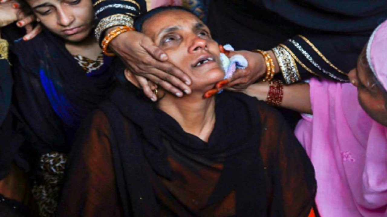 Bhiwandi building collapse: PM Modi offers cond...