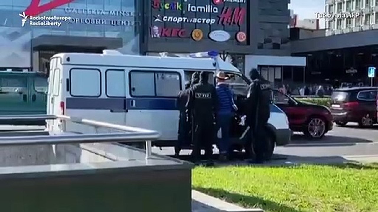 Belarusian Security Forces Continue To Detain Anti-Government Protesters
