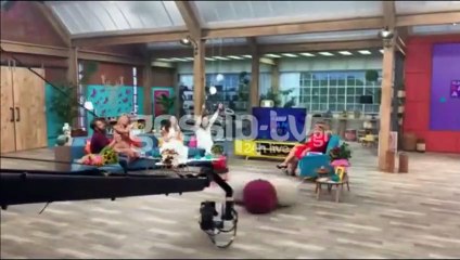 backastage Μπάρκα μετά το τέλος της εκπομπής