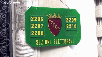 El "sí" al tijeretazo parlamentario en Italia gana cómodamente en los sondeos a pie de urna