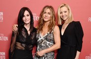 Jennifer Aniston, Courteney Cox e Lisa Kudrow se encontram para transmissão virtual do 'Emmy'