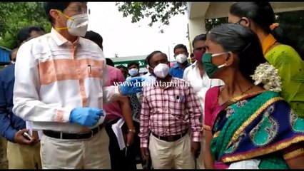 திருவள்ளுர் மாவட்டத்தில் சுகாதார துறை செயலாளர் டாக்டர் ஜெ.ராதாகிருஷ்ணன் கரோனா நோய் சம்மந்தமாக மருத்துவமனை மற்றும் பல்வேறு இடங்களில் ஆய்வு செய்யும்போது  உடன் திருவள்ளுர் மாவட்ட ஆட்சியர் மகேஸ்வரி ரவிக்குமார்