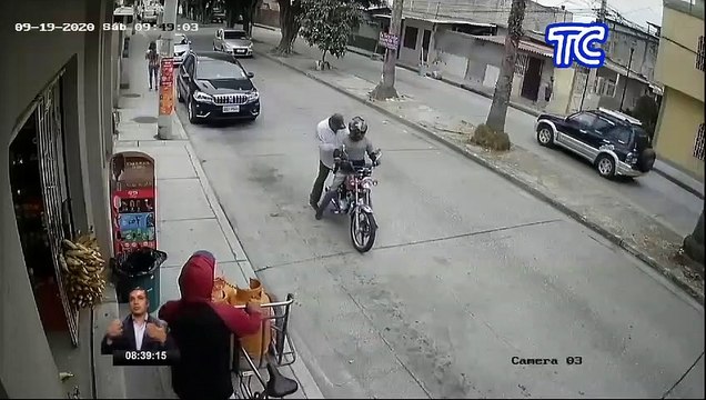 Cámaras de seguridad graban robo de motorizados en el norte de Guayaquil