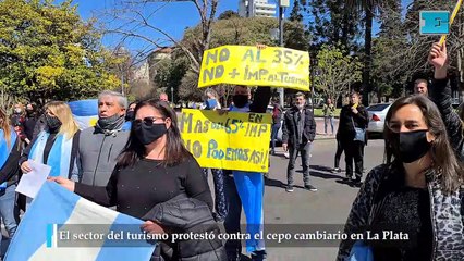 El sector del turismo protestó contra el cepo cambiario en La Plata