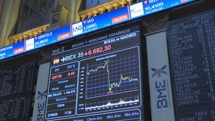 El Ibex 35 pierde un 3,4 % y toca mínimos desde mayo por el avance del coronavirus