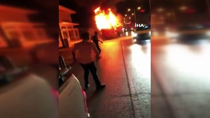 Mersin´de seyir halindeki kamyon alev alev yandı