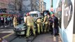 Beyoğlu'nda tramvayla otomobil çarpıştı