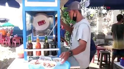 Mencicipi Nikmatnya Bakso Ditepi Pantai Seminyak, Bali