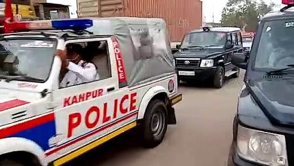 कानपुर: सपाइयों ने डिप्टी सीएम केशव मौर्या को दिखाए काले झंडे