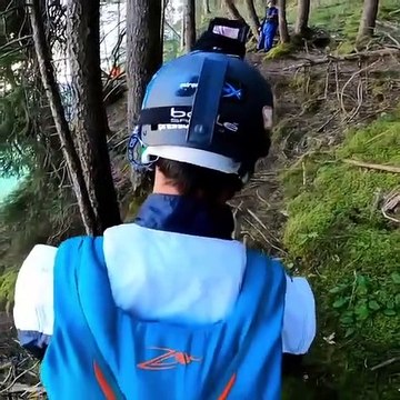 Ils ont sauté d’une paroi rocheuse avec leur parachute