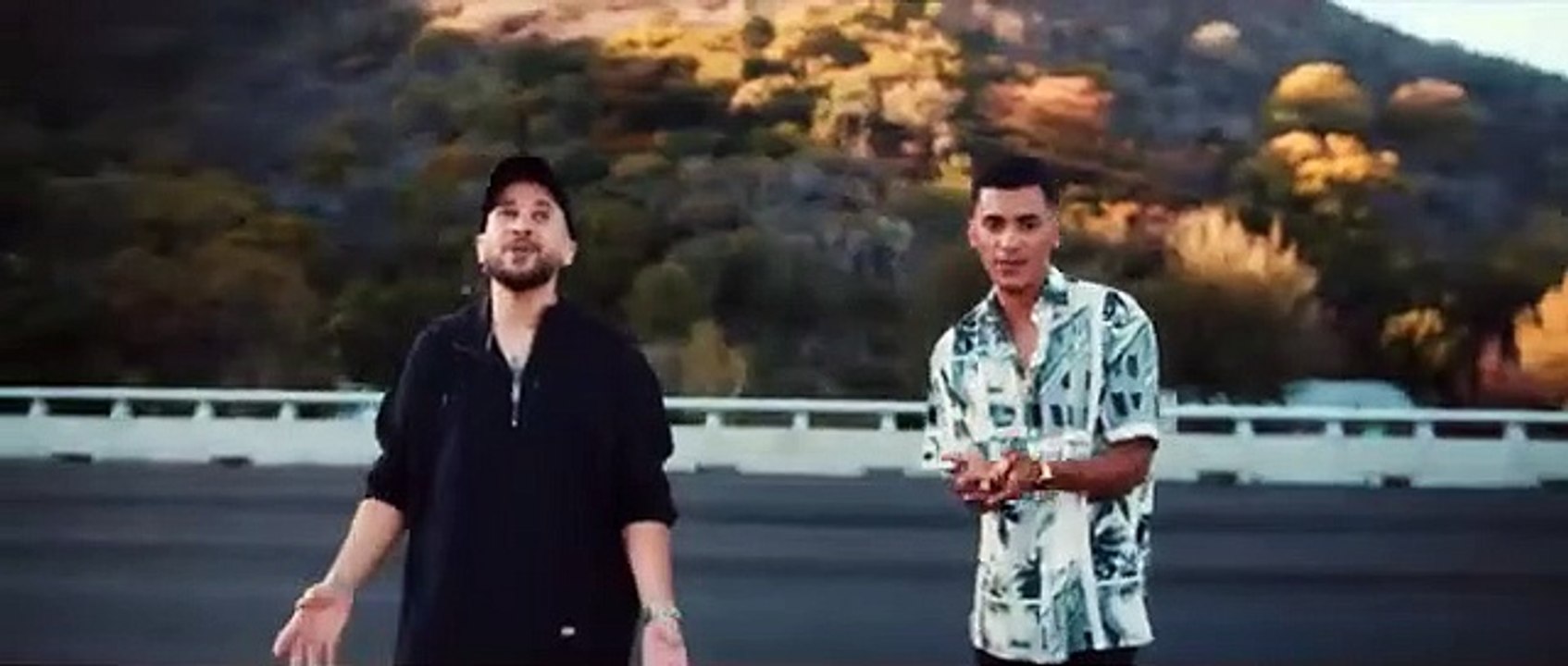 Mickal Pouvin - Pres des etoiles Ft Jerme Clerville (Clip Officiel)