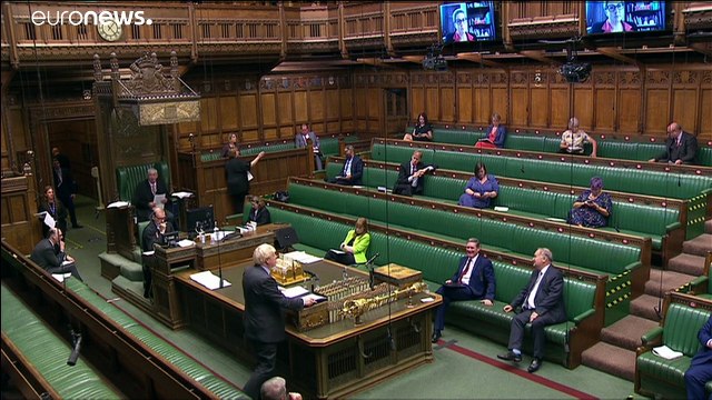 Борис Джонсон ужесточает санитарные меры