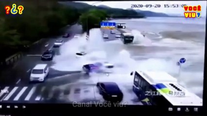 ONDA ARRASTA CARROS NA CHINA [20 set 2020] #45