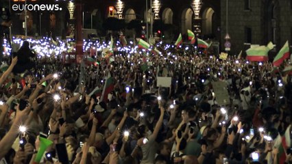 Miles de personas protestan contra la corrupción en Bulgaria y piden la dimisión del primer ministro