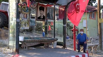 Otobüs durağını evi gibi süsledi: Kapalı olsa daha iyi olur