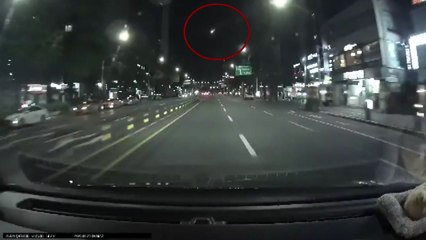 밤하늘 가른 밝은 빛...천문연 "평범한 유성보다 훨씬 밝은 화구" / YTN