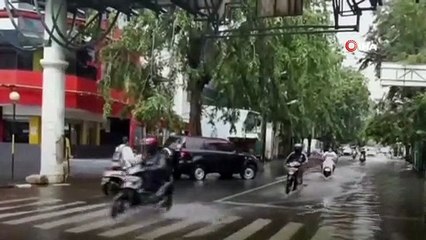 - Jakarta, sele teslim: 2 ölü- 63 mahalle sular altında kaldı