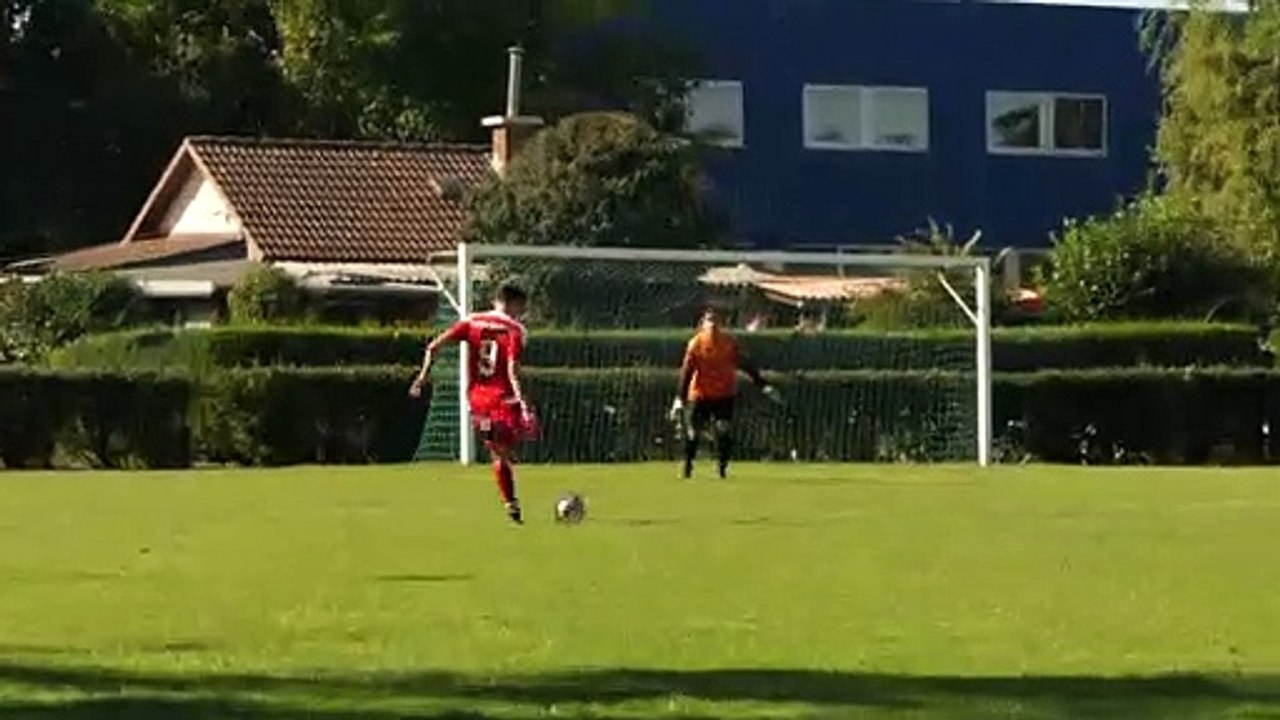 Das 1:0 für Rot-Weiß gegen die SVG III durch Valeri Spieß