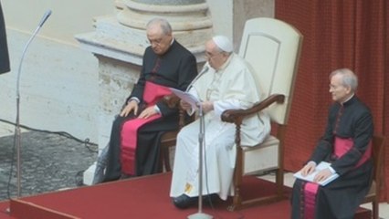 El papa critica que en la lucha contra el coronavirus no se escuche a los sanitarios