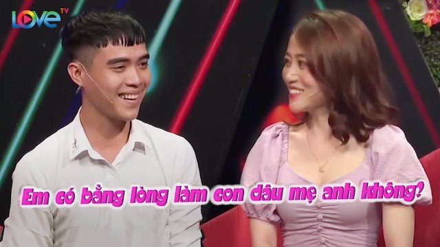 Ngất ngây với vẻ đẹp của cô gái xinh như mộng, chàng hotboy lập tức nộp quỹ đen để nàng giữ suốt đời