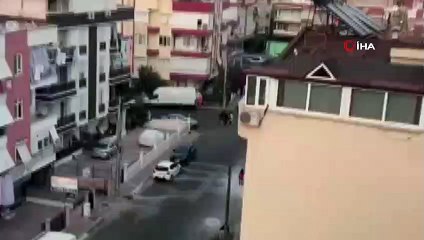 5 kadının sokak ortasında saç saça kavgası kamerada