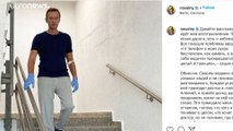 Navalnyj esce dall'ospedale tedesco a un mese dal sospetto avvelenamento