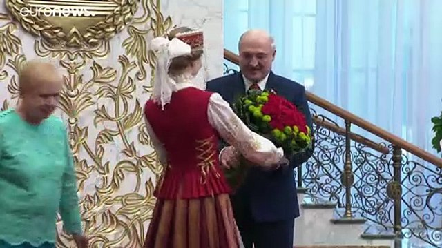 Bielorrusia: Alexander Lukashenko toma posesión del cargo en secreto , según los medios oficiales