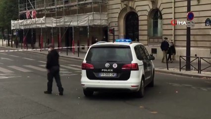 - Paris'te bomba ihbarı üzerinde Eyfel Kulesi’nin çevresi boşaltıldı