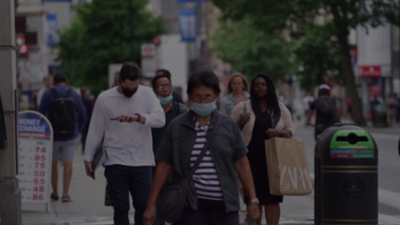 The UK Implements Curfew on Restaurants, Bars to Stem Spike in COVID-19 Cases