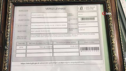 Masanın altına yapılan gizli bölmede kaçak sigara çıktı