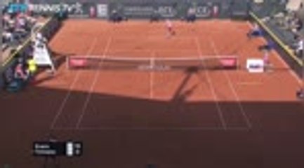 Tsitsipas crushes Evans in Hamburg