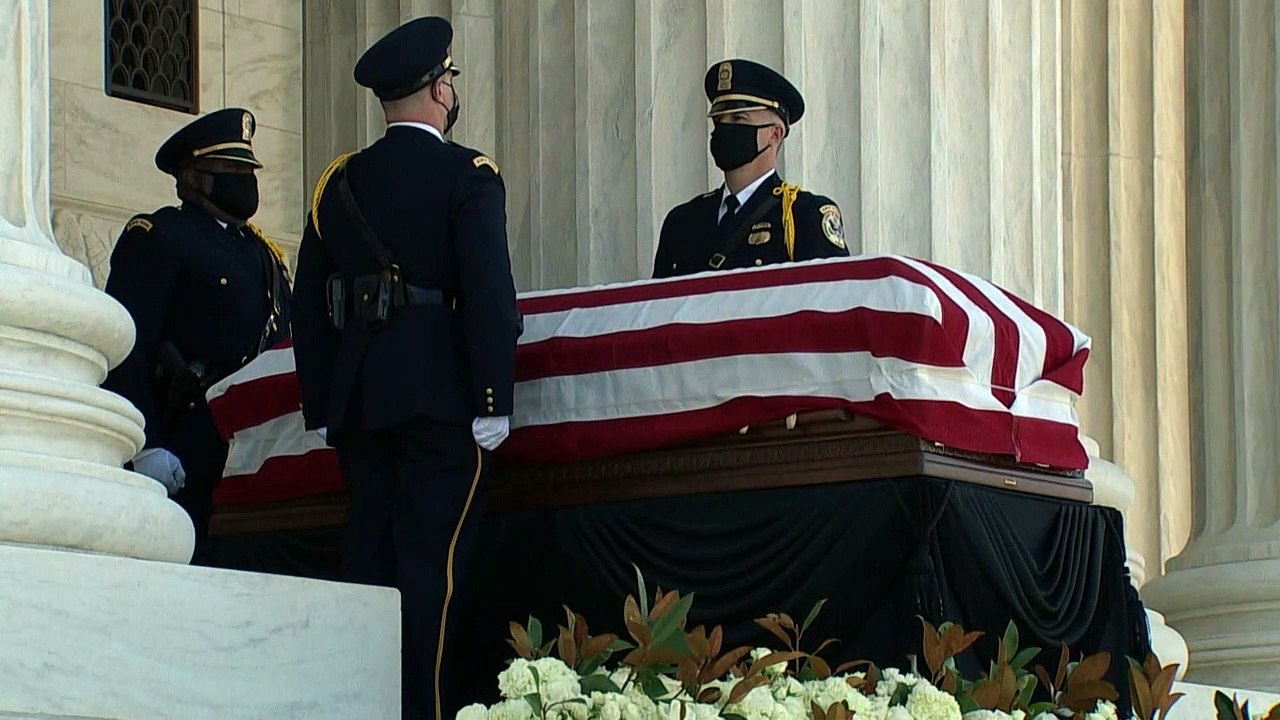 Leichnam von Ruth Bader Ginsburg im Supreme Court aufgebahrt