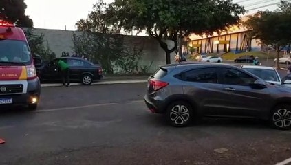 Três veículos se envolvem em colisão na Rua Alexandre de Gusmão