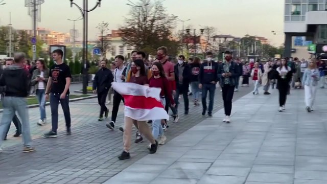 루카셴코 벨라루스 대통령, 전격 취임...시민 수천 명 항의 시위 / YTN