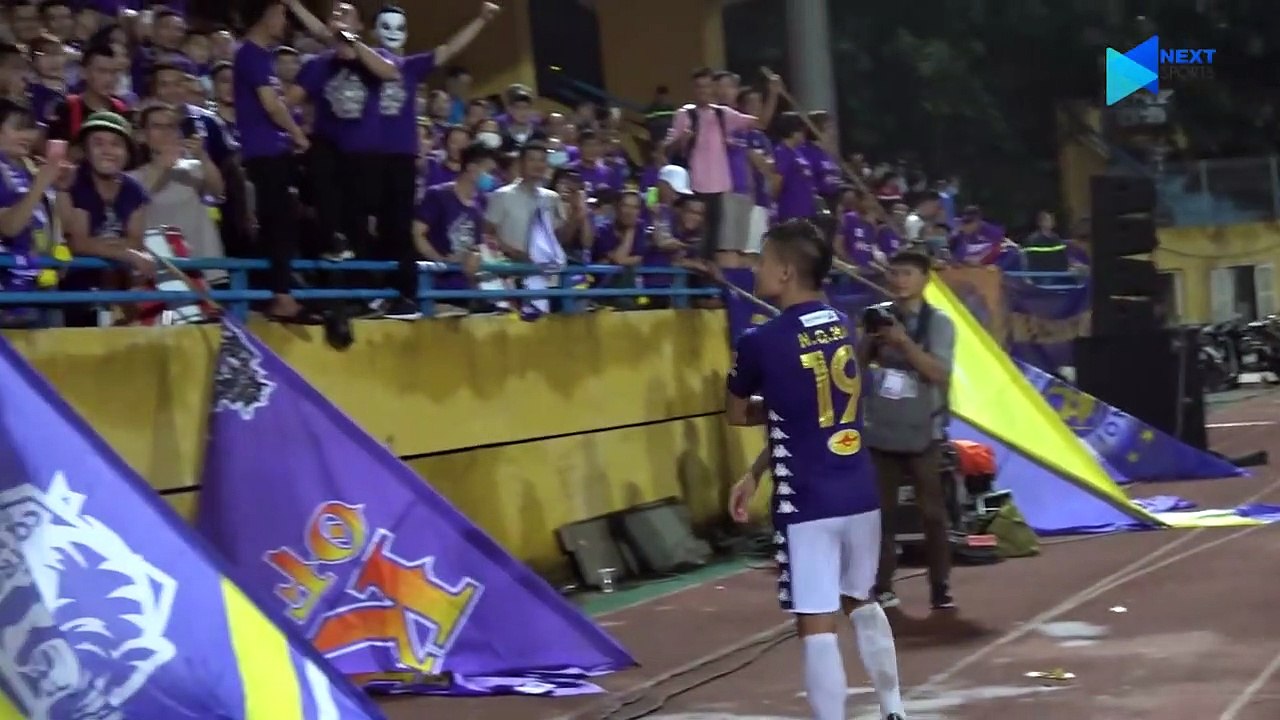 Quang Hải mượn loa phóng thanh để tìm bố và cái kết ngọt ngào - NEXT SPORTS