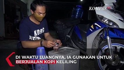 Inspiratif! Bantu Orangtua, Mahasiswa Ini Semangat Jual Kopi Keliling