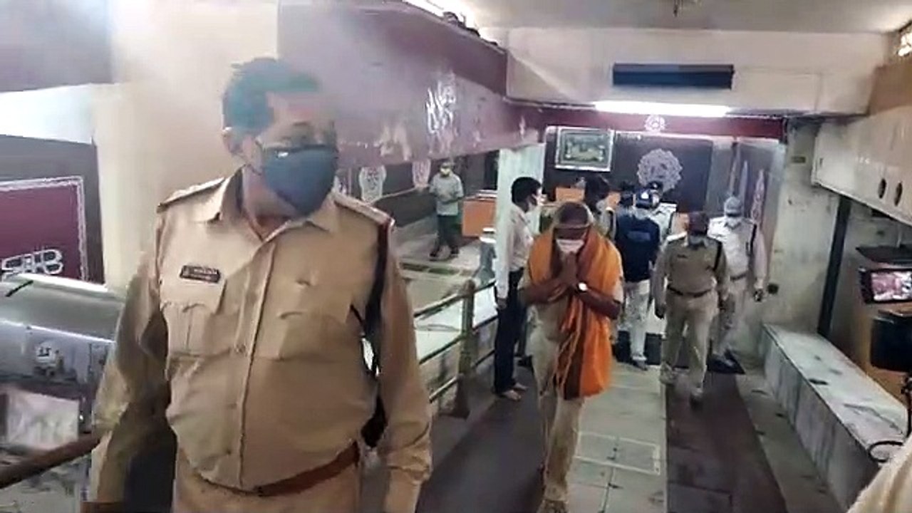 बाबा महाकाल के दर्शन के बाद उज्जैन पुलिस कप्तान...