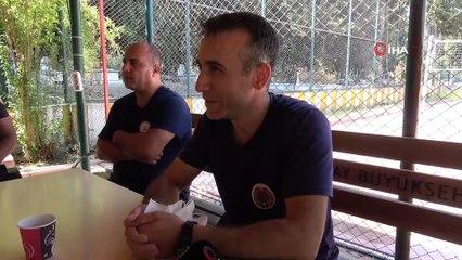 Hataylı gençlerden itfaiyecilere pastalı sloganlı sürpriz