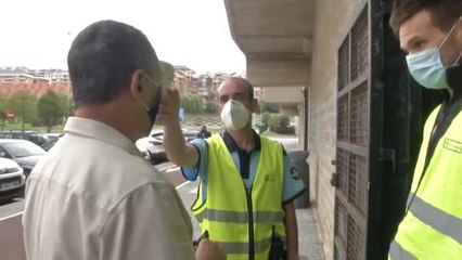 Télécharger la video: Los aficionados vuelven a las gradas del Sardinero