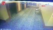 Amerikalı gazeteci otelden ayrılırken güvenlik kamerasına yansıdı