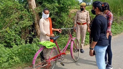 एंटी रोमियो टीम ने युवतियों को किया जागरूक