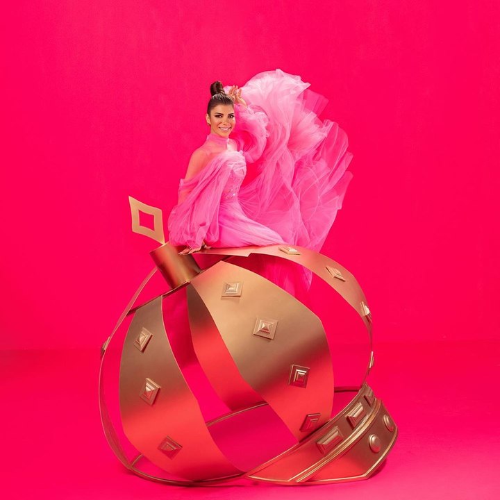 شام الذهبي تخطف الأنظار بغنائها في جلسة مع والدتها