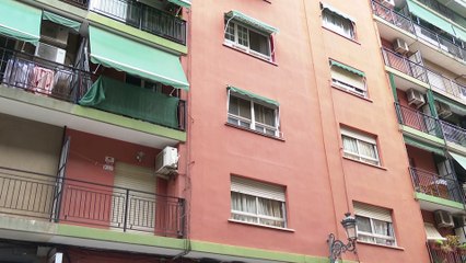 下载视频: Detenido un hombre acusado de matar a su pareja en una vivienda de València