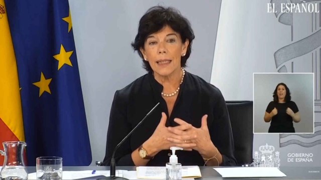 Celaá contratará a profesores interinos sin el máster de Educación