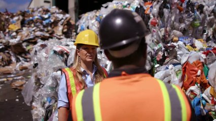 Frontline - Plastic Wars S38E20 with subtitles