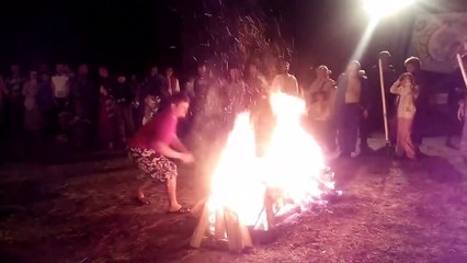 Фестиваль Духовного Творчества 2014 - прыгаем через костёр. Алексей Молянов