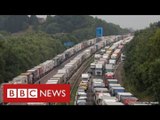 Haulage firms blame government after Brexit warning of 7,000 lorry queues in Kent - BBC News