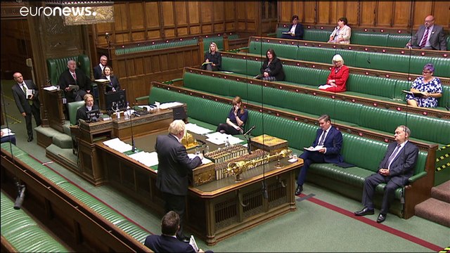 Covid-19: nuove restrizioni in Francia e Gran Bretagna che registrano numeri da brividi