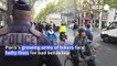 Paris police crackdown on cyclists failing to respect traffic rules